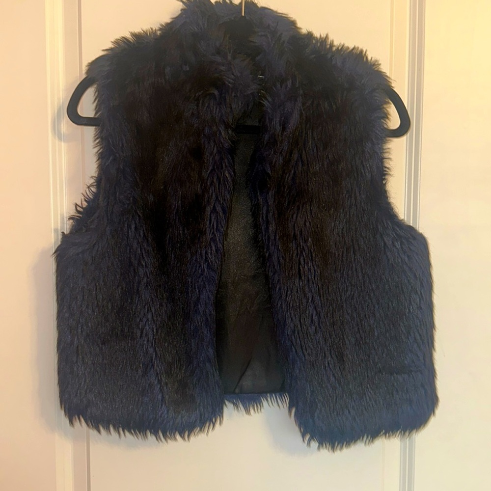 Women’s Daytrip brand, navy blue, crop fur vest